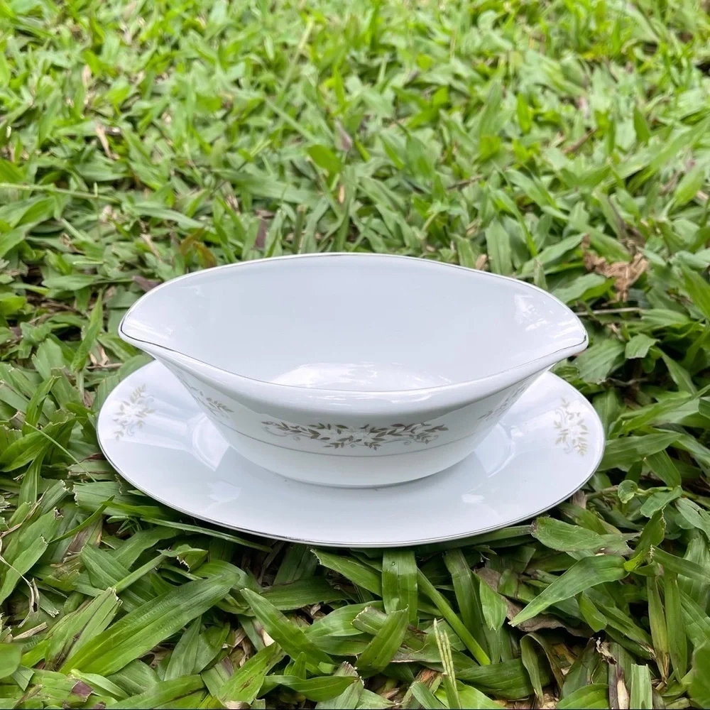 Vintage 326 Springtime Fine China Gravy Boat International Silver Co, Japan